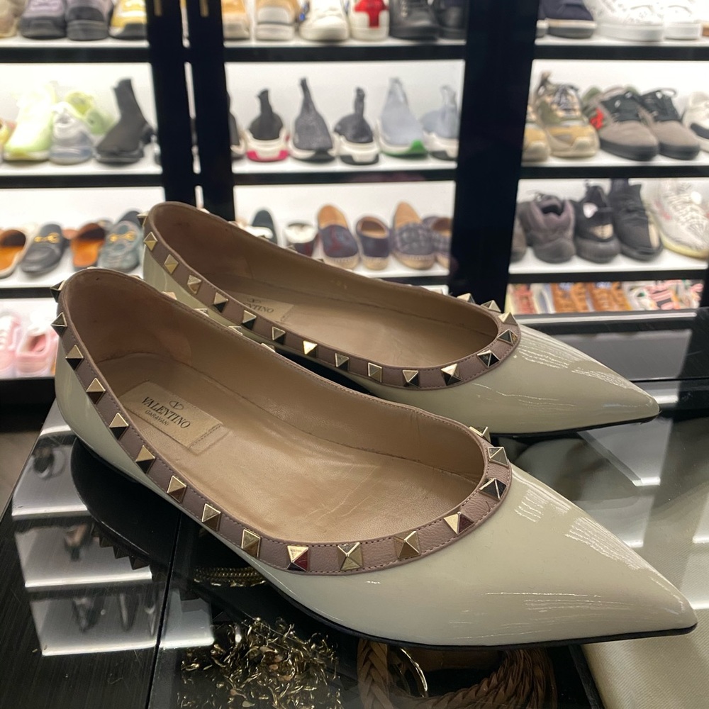 Valentino Garavani Flats